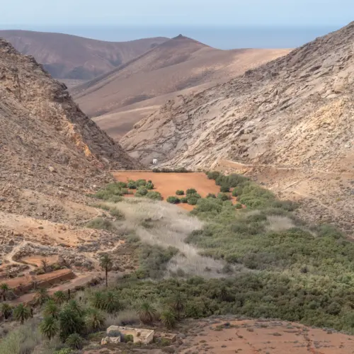 iStock-1089329586barranco penitas trail_result